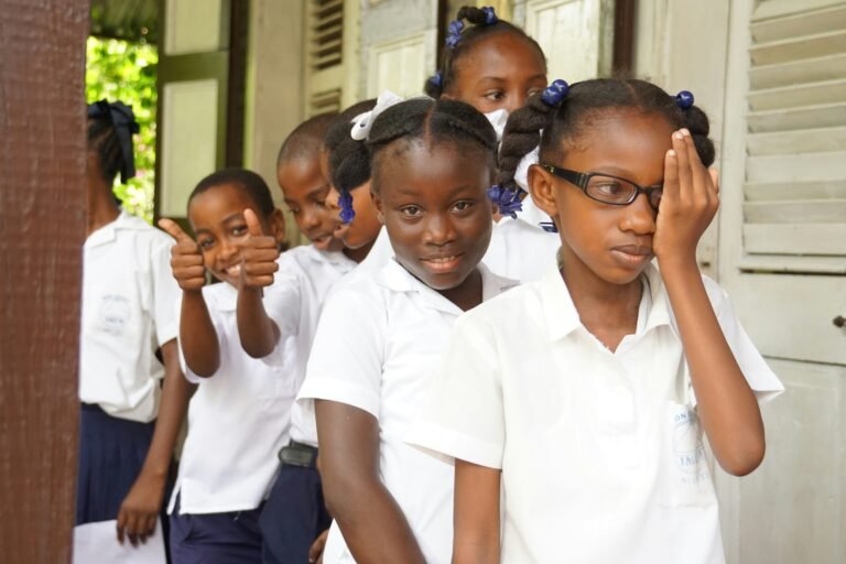 Ciri-ciri Anak Mulai Terkena Mata Minus