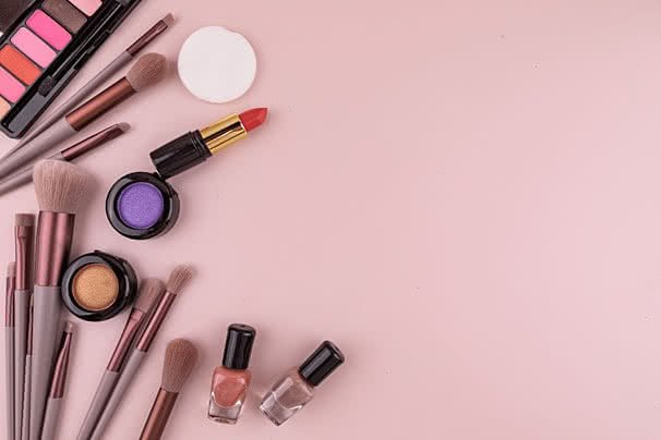 Tips Mencegah Infeksi Mata Akibat Penggunaan Make-Up