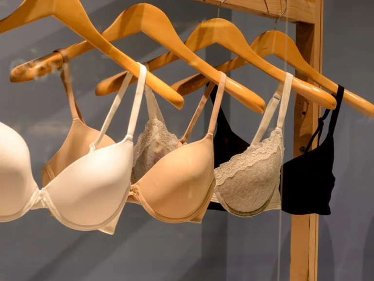 Bahaya Menggunakan Bra Kekecilan pada Kesehatan Payudara