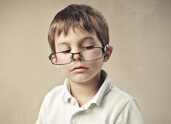 Cara Mengidentifikasi Gangguan Penglihatan pada Anak Usia Sekolah