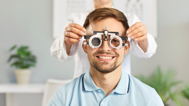 7 Cara Menjaga Kesehatan Mata agar Tidak Cepat Minus dan Kabur