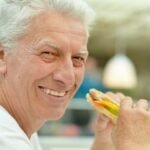 Nafsu Makan Lansia Strategi Meningkatkan Asupan Nutrisi bagi Orang Tua di Rumah