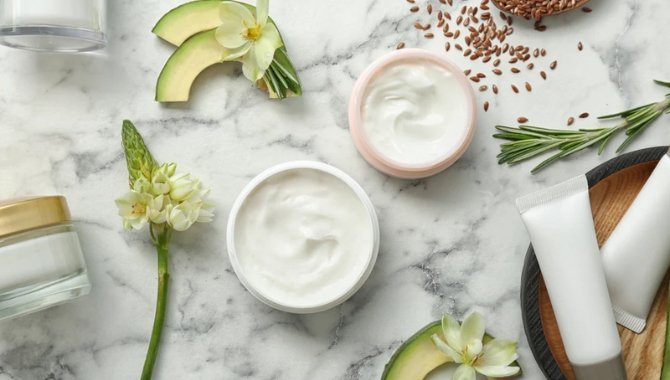 Serum vs. Krim, Mana yang Cocok untuk Memperindah Dada?