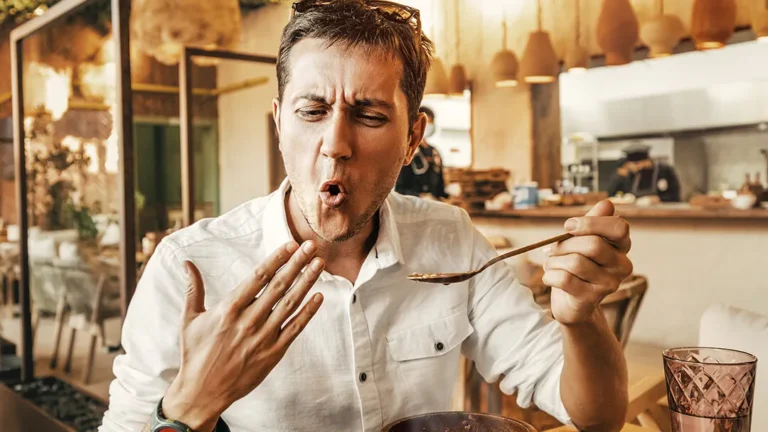 hemotera Bahaya Makanan Pedas